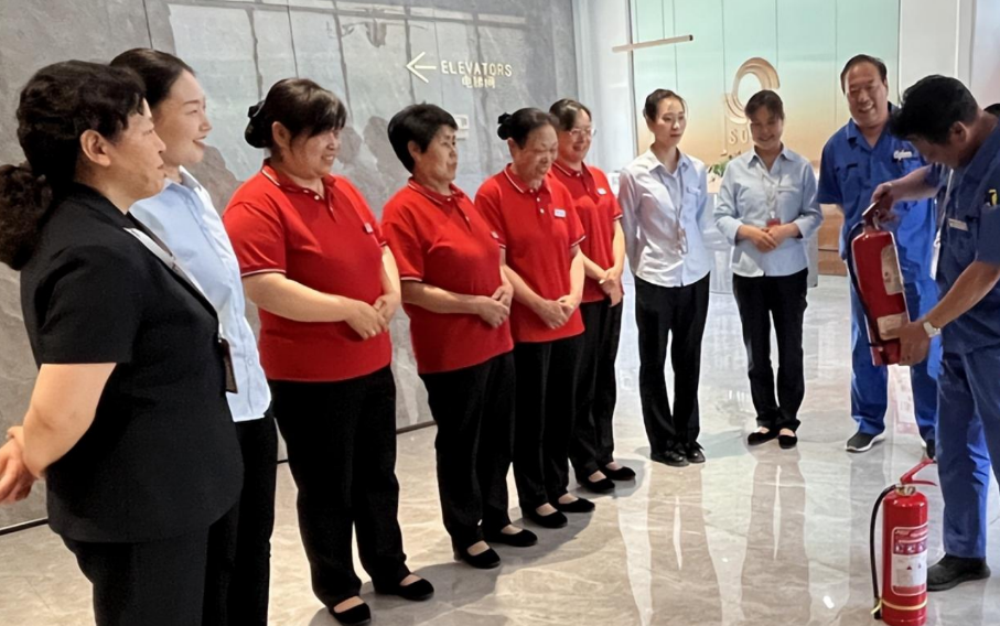 紧绷安全弦 筑牢防护线-索克商办事业部开展消防、电梯困人演练