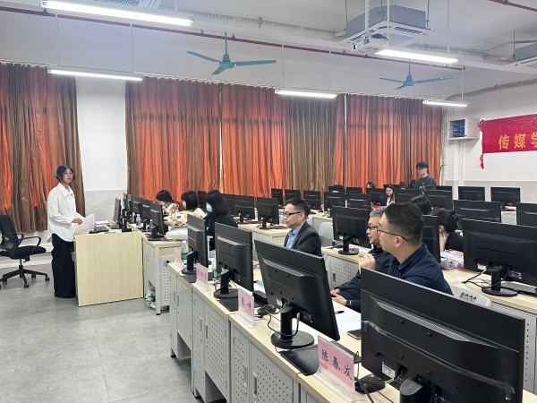 答辩老师点评和提问.jpg